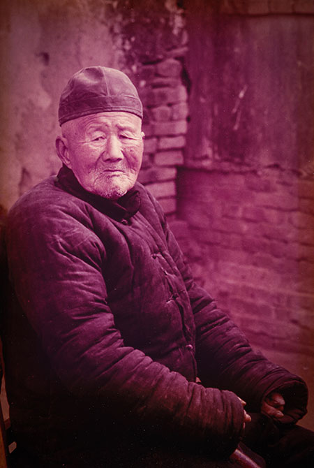 JAMES E. NICKUM「